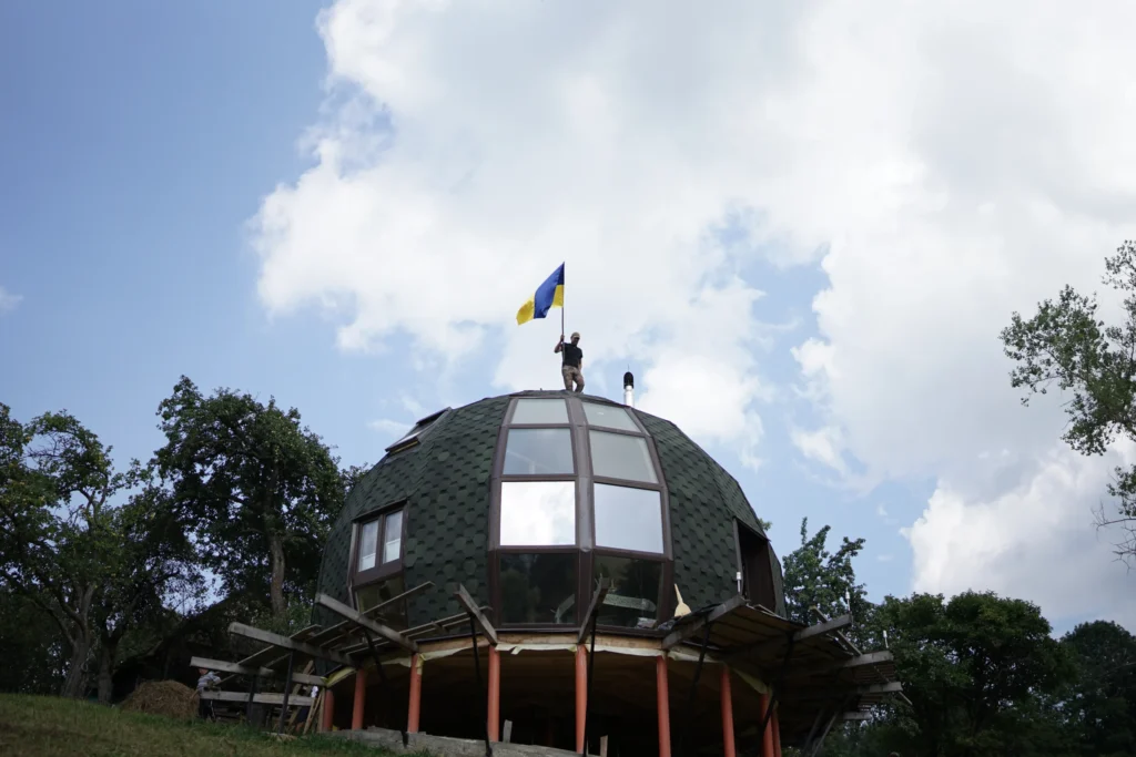 У Карпатах військовий створив простір «Купол Гуцула»