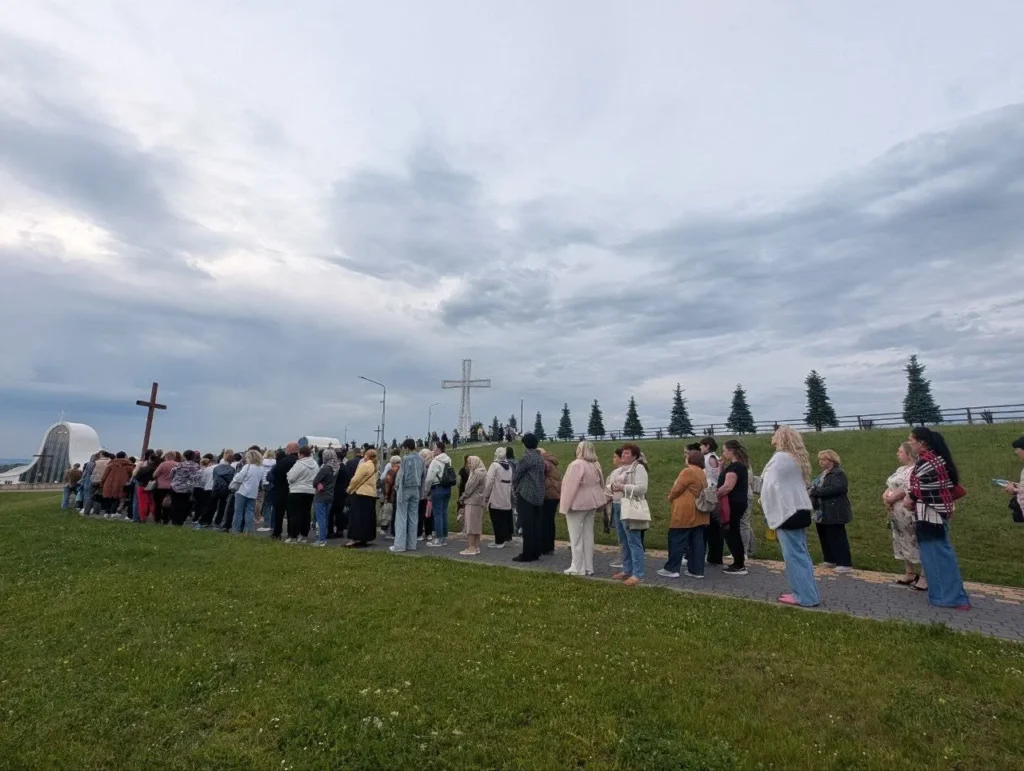 На Прикарпатті матері здійснили прощу до Старуні
