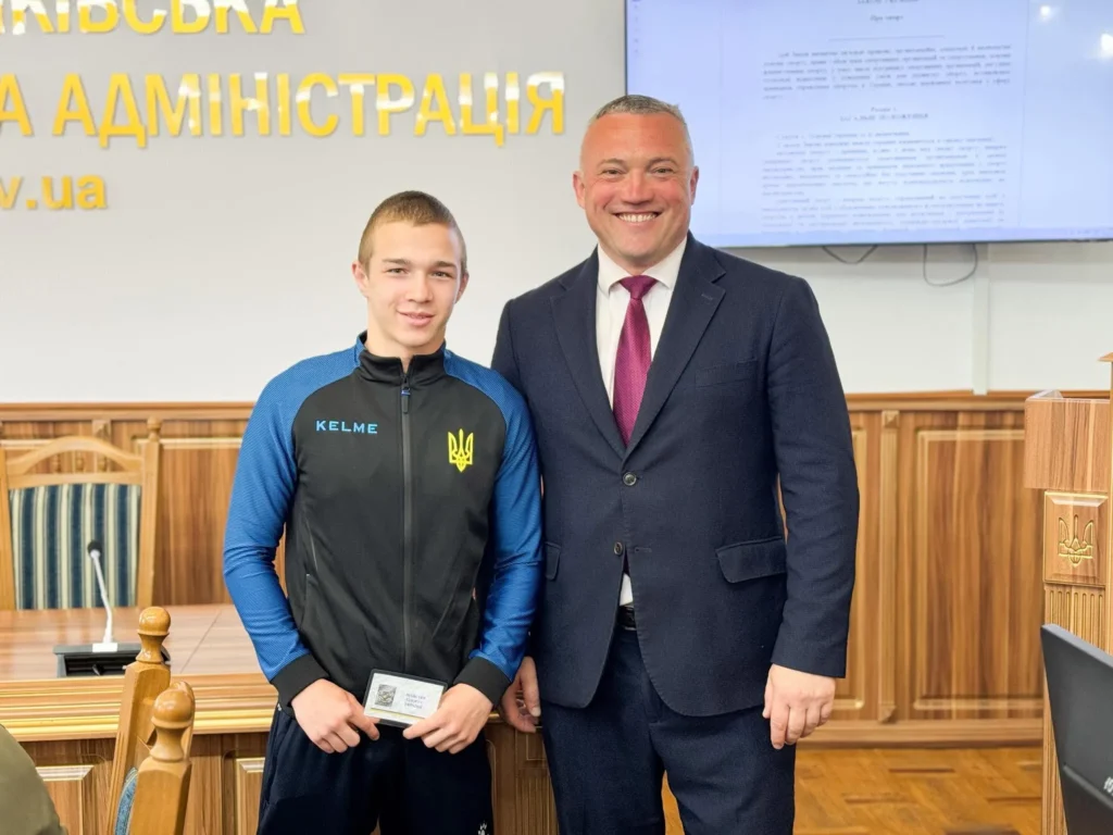 На Івано-Франківщині борцю вручили звання Майстра спорту