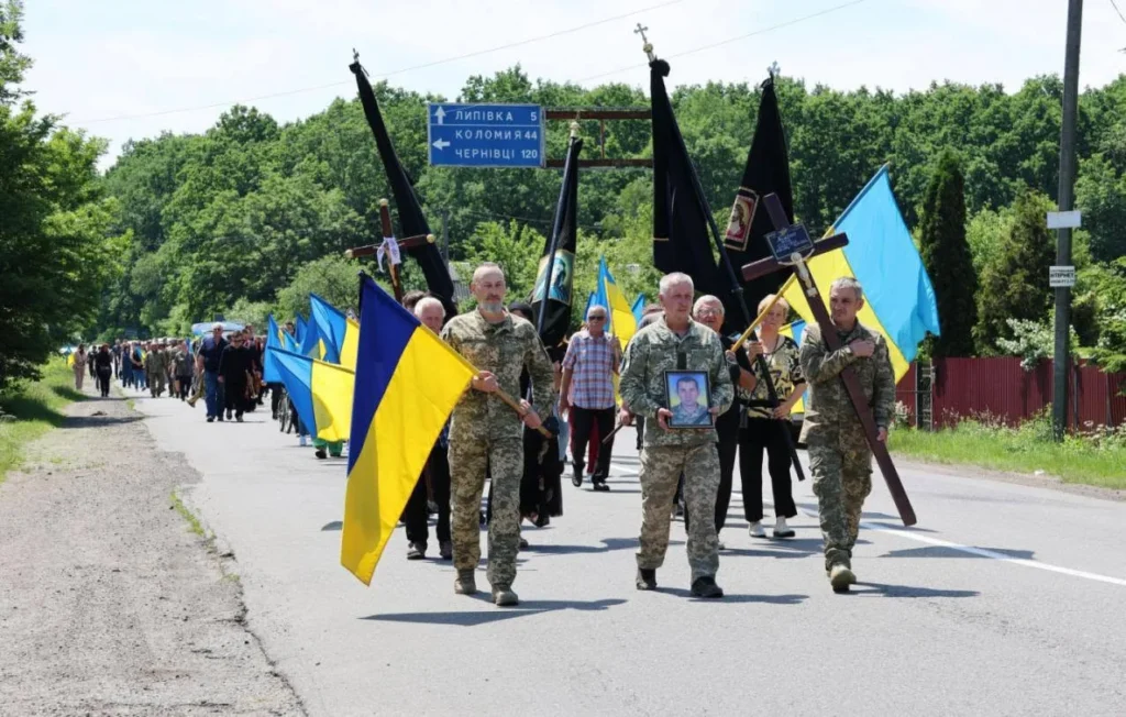 На Івано-Франківщині попрощалися з воїном Юрієм Міщенком