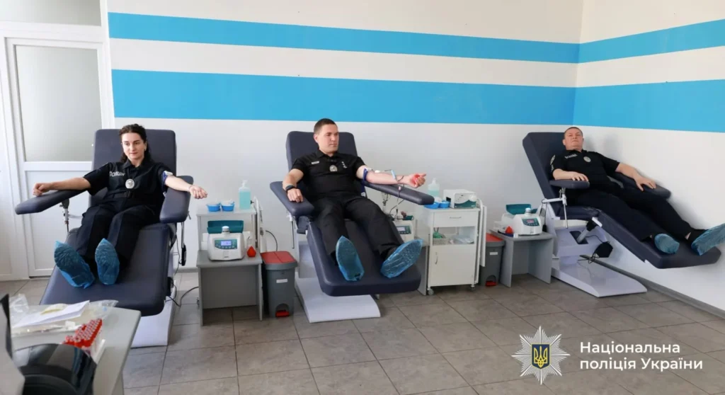 На Прикарпатті поліцейські здали кров у межах донорської акції