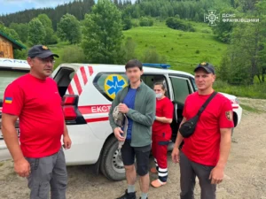 На Верховинщині врятували туриста після укусу змії