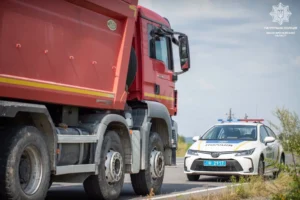 На Прикарпатті обмежать рух вантажівок через спеку