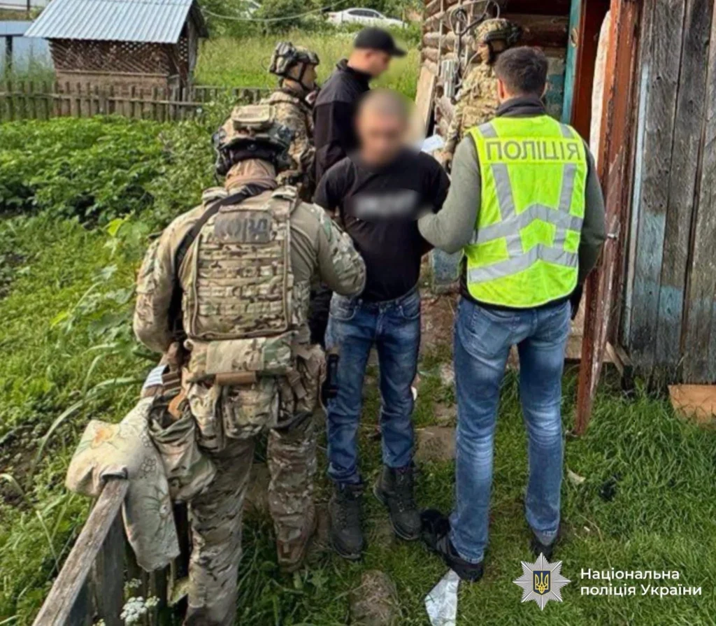 На Івано-Франківщині викрили схему продажу зброї