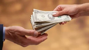 В Івано-Франківську суд оштрафував доцентку за хабар
