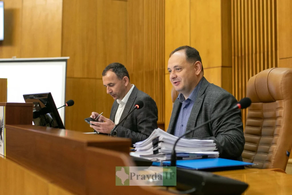 В Івано-Франківську провели 62-гу сесію міськради
