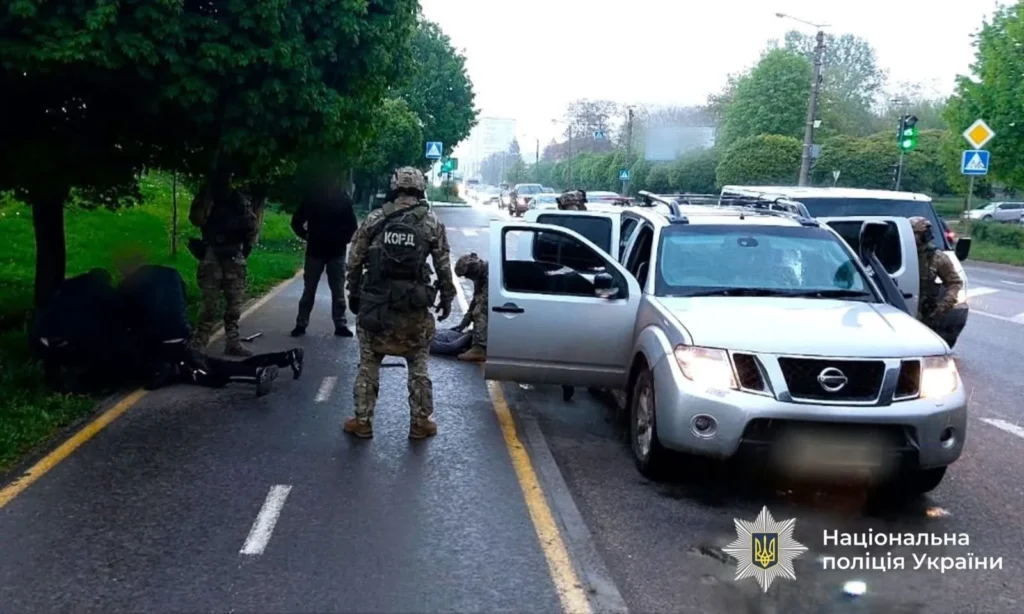 На Прикарпатті екстрадували організатора банди грабіжників