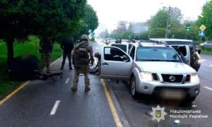 На Прикарпатті екстрадували організатора банди грабіжників