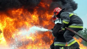 На Косівщині під час пожежі будинку постраждали двоє людей