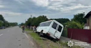 На Коломийщині сталася ДТП з маршруткою: шестеро травмованих