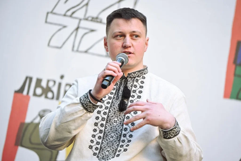 Письменник Артур Дронь з Франківщини анонсував нову книгу