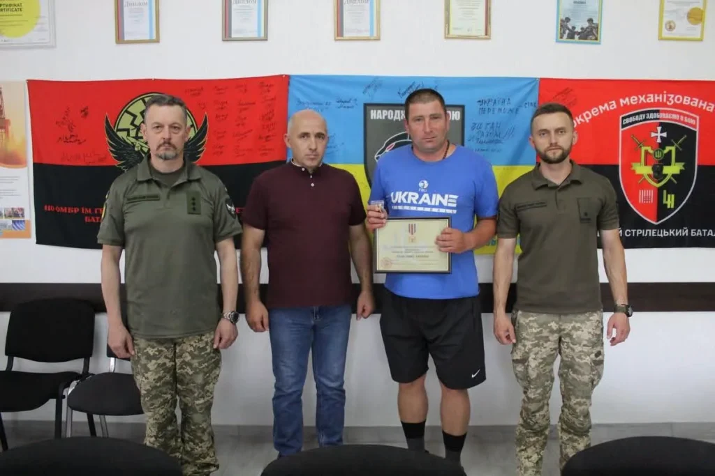 У Делятині відзначили військових громади державними нагородами