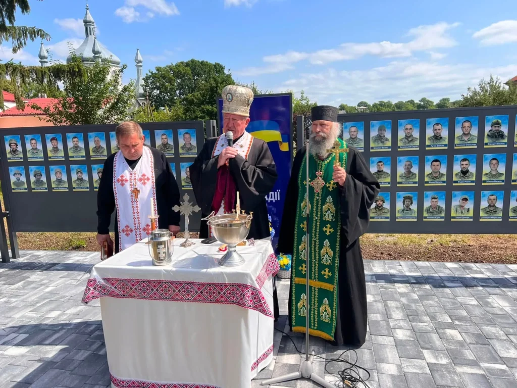 У Городенці відкрили Алею Віри і Надії для зниклих воїнів