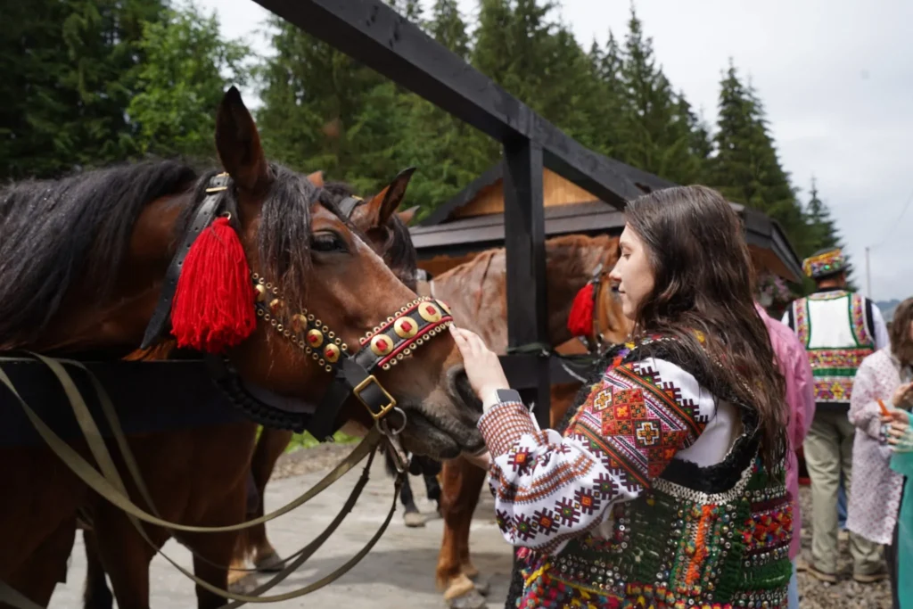 У Ворохті відкрили кінну станцію для туристичних маршрутів